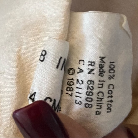 Vintage 1987 Queen Size Quilt and Two Matching Pillow Shams - Picture 6 of 9